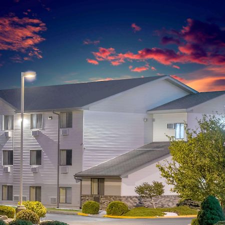 Super 8 By Wyndham Altoona Hotell Eksteriør bilde
