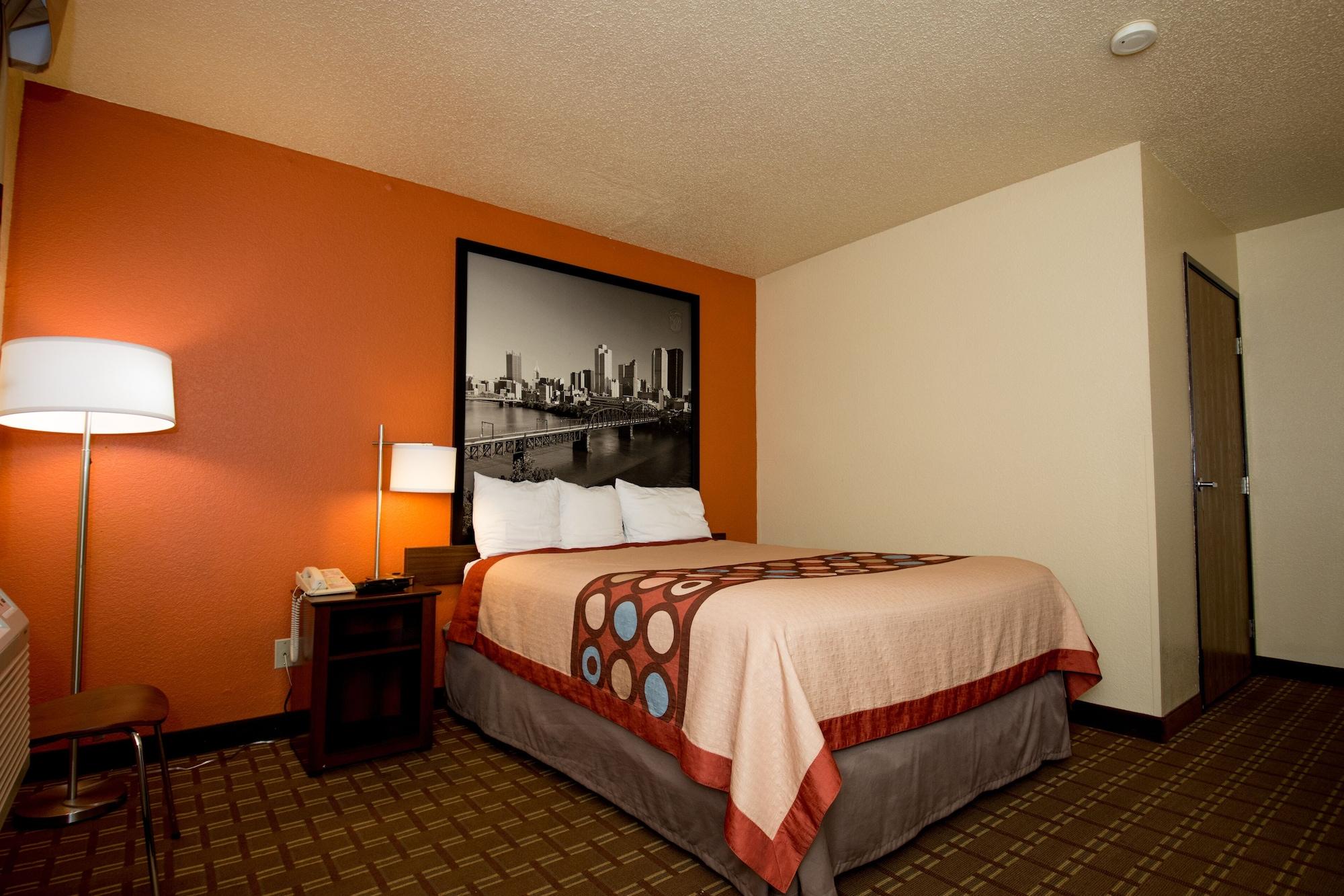 Super 8 By Wyndham Altoona Hotell Eksteriør bilde