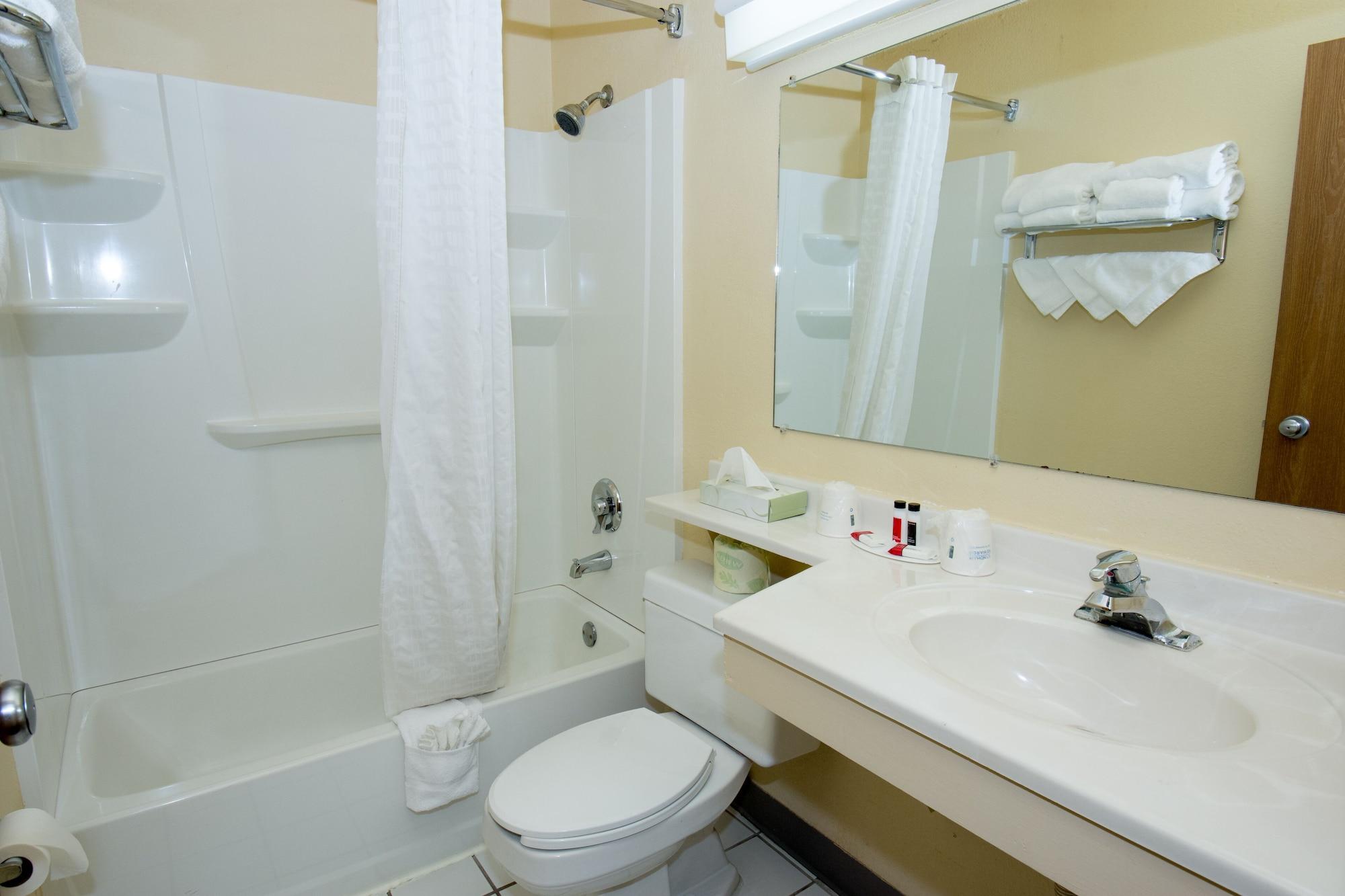 Super 8 By Wyndham Altoona Hotell Eksteriør bilde