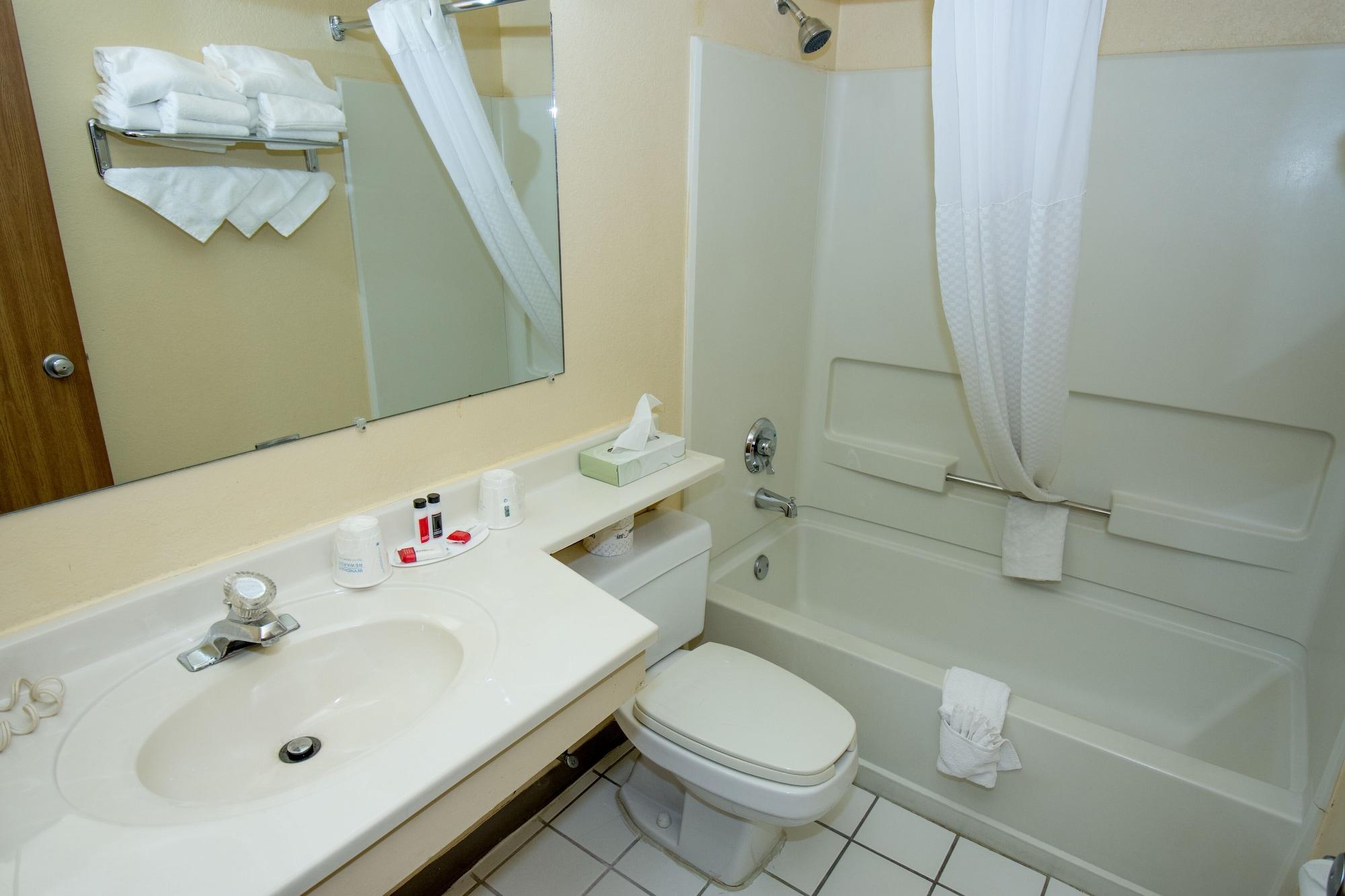 Super 8 By Wyndham Altoona Hotell Eksteriør bilde