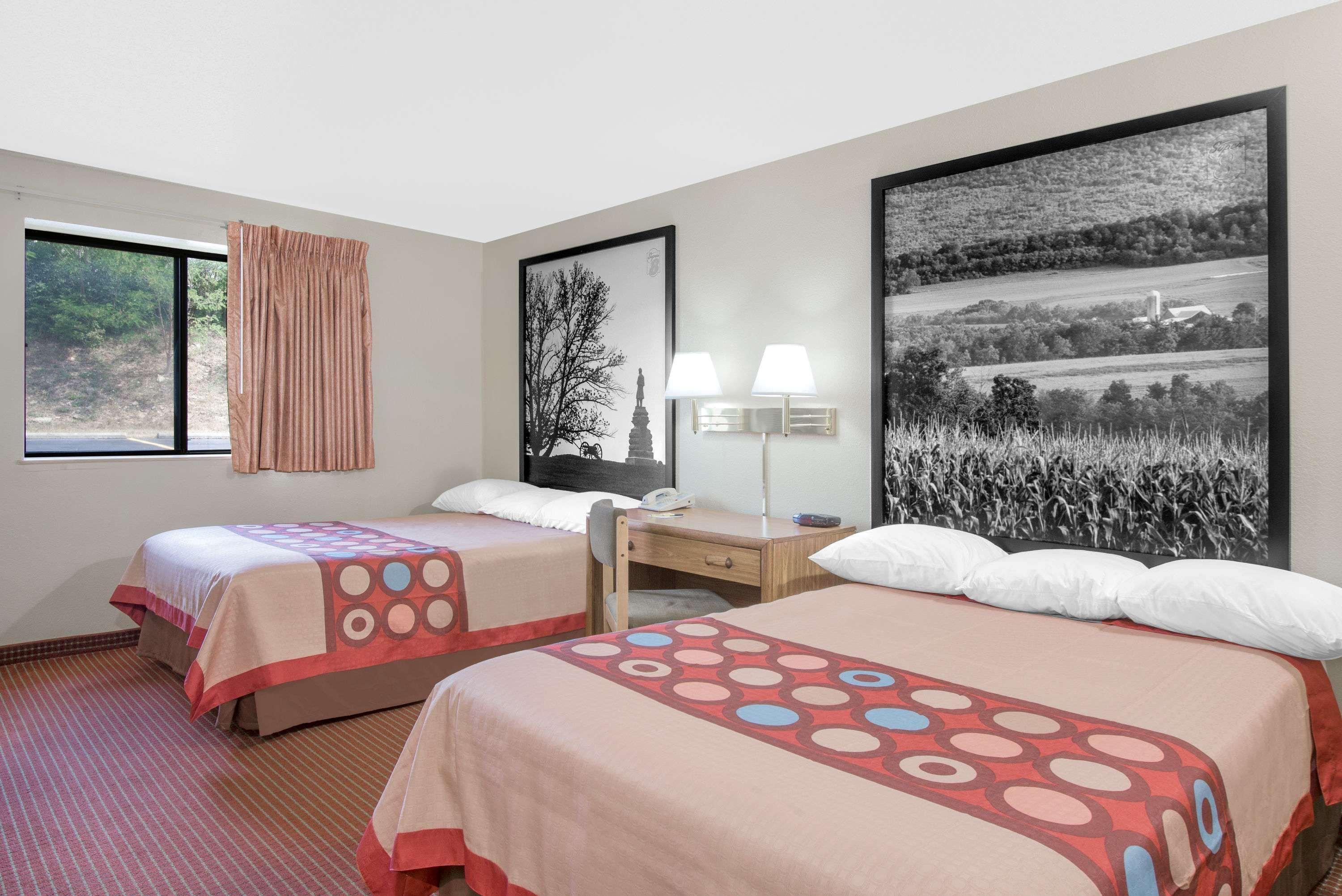 Super 8 By Wyndham Altoona Hotell Eksteriør bilde