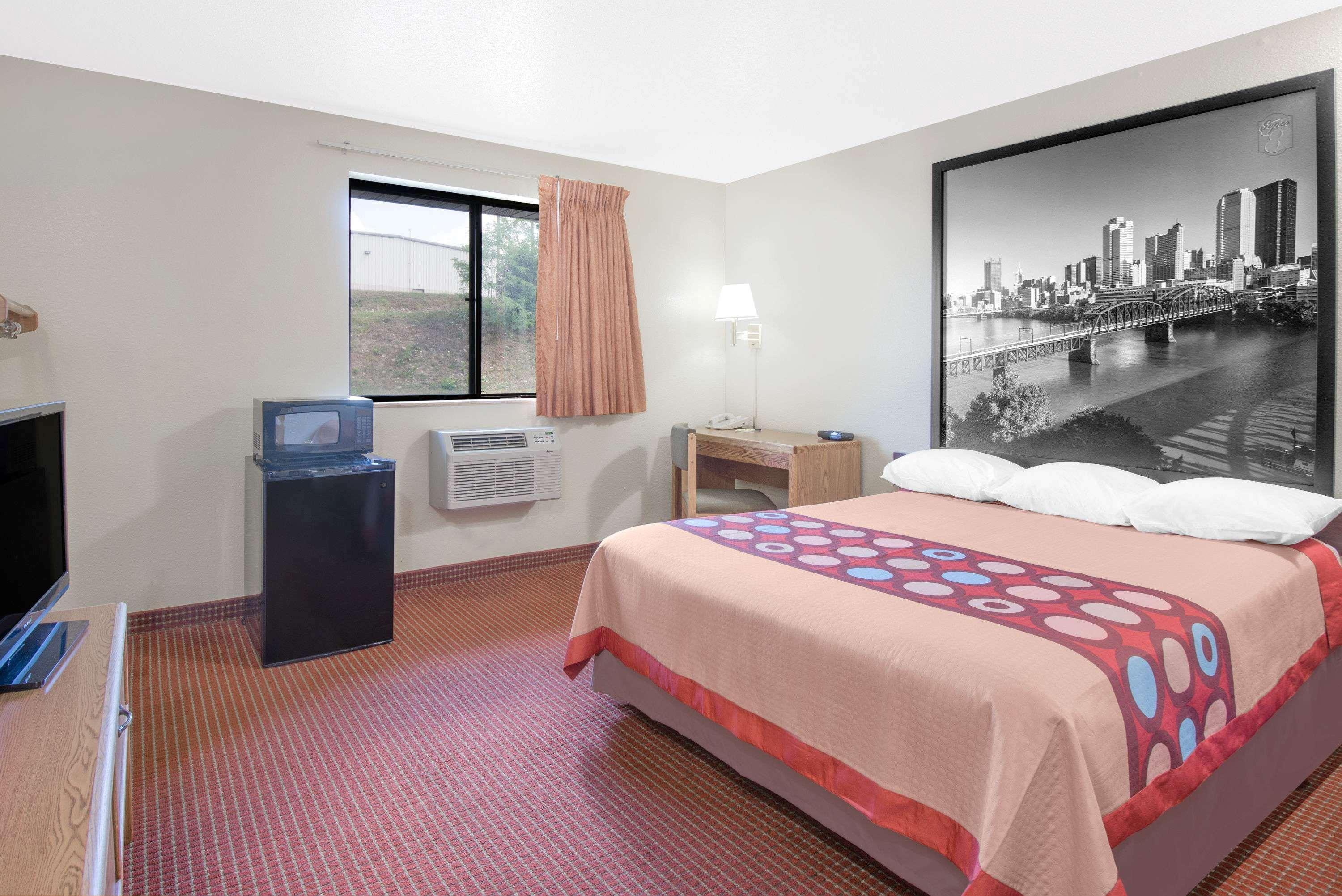 Super 8 By Wyndham Altoona Hotell Eksteriør bilde