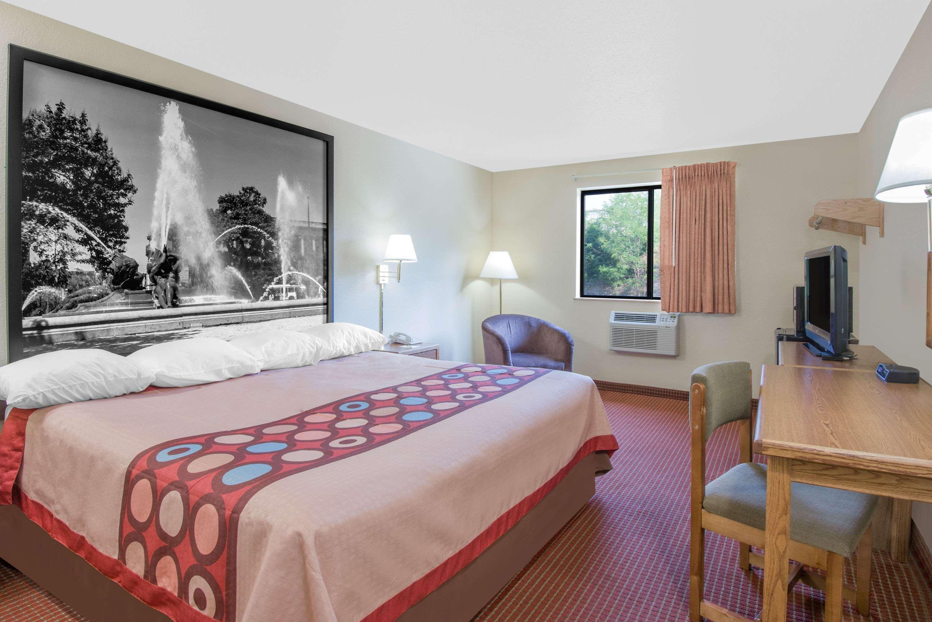 Super 8 By Wyndham Altoona Hotell Eksteriør bilde