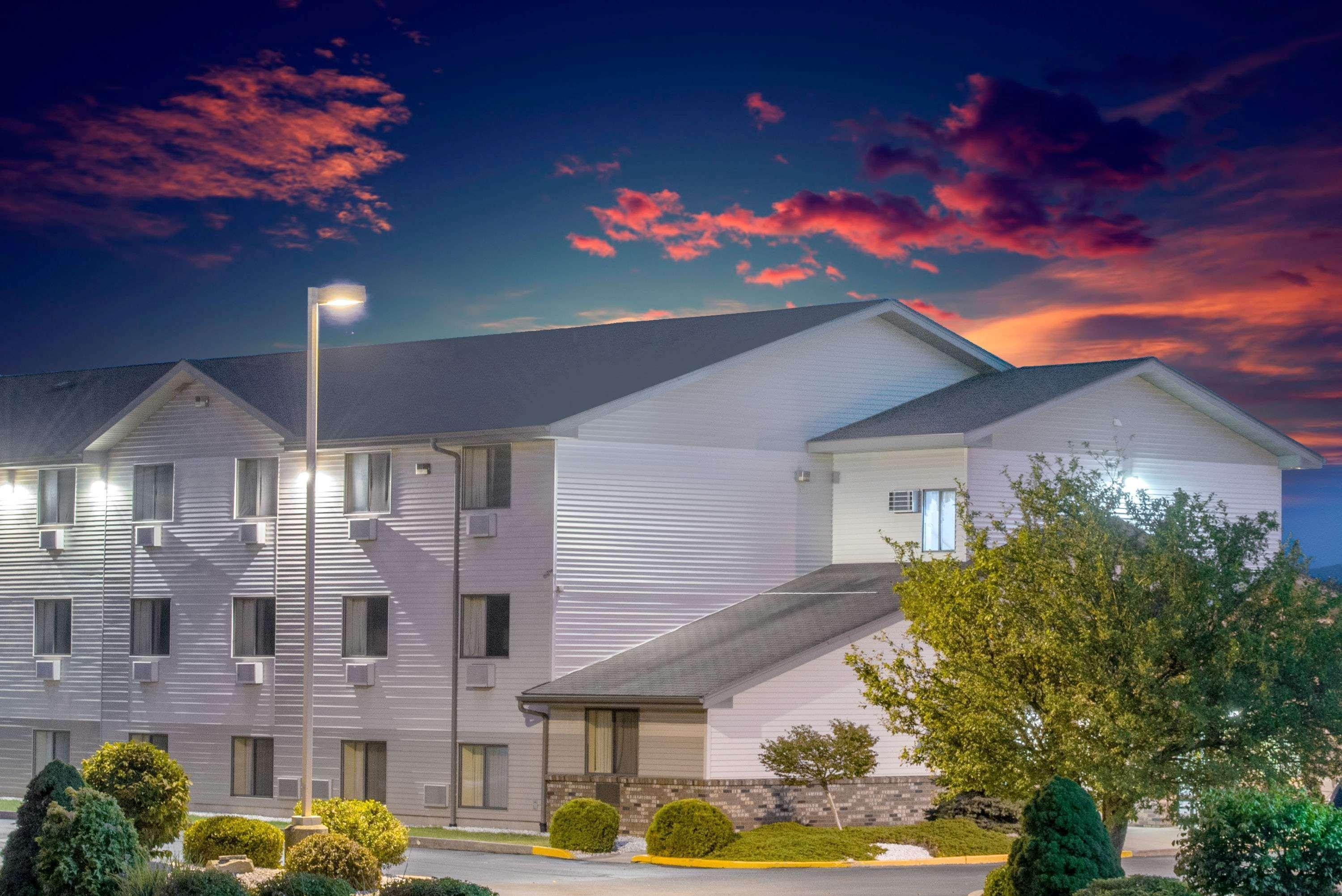 Super 8 By Wyndham Altoona Hotell Eksteriør bilde
