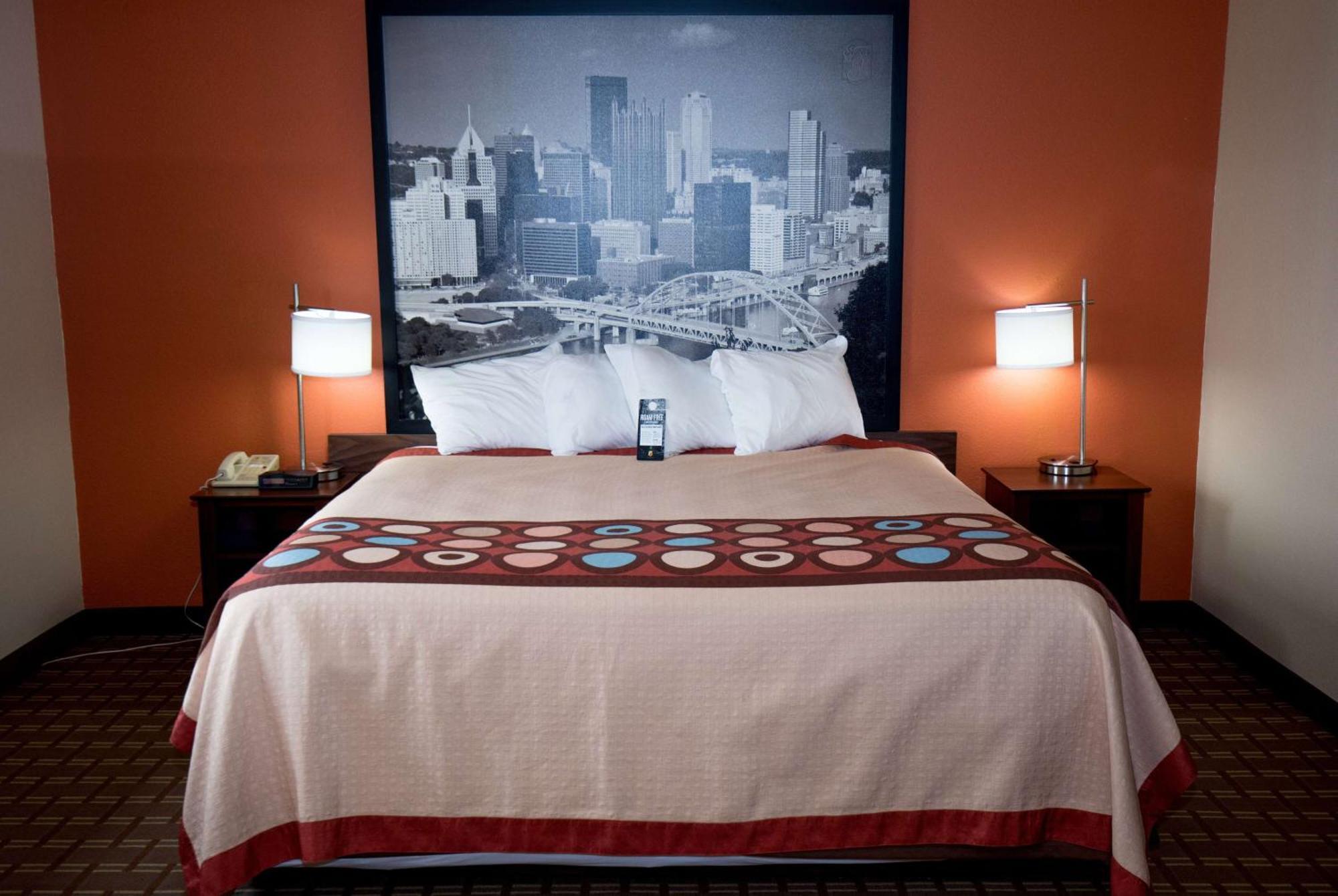 Super 8 By Wyndham Altoona Hotell Eksteriør bilde