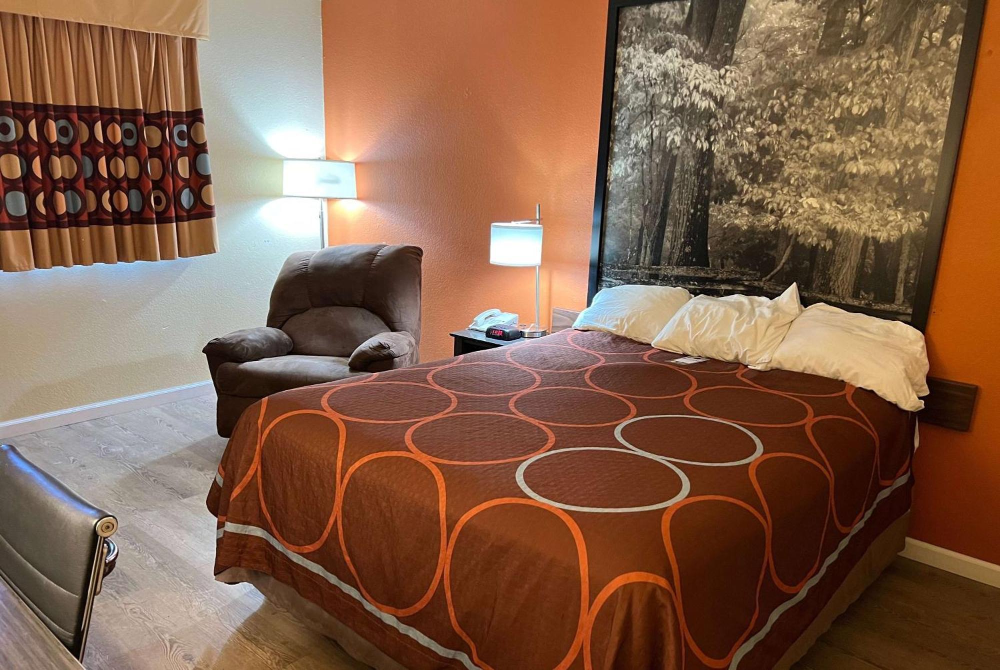Super 8 By Wyndham Altoona Hotell Eksteriør bilde